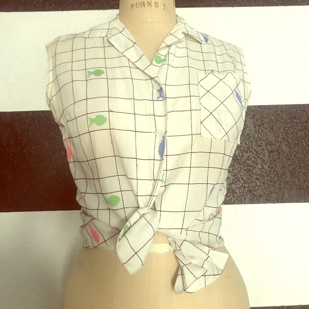 Vintage 1950s novelty fish print button up top
